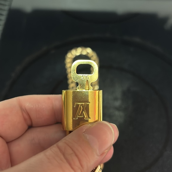 AUTHENTIC LOUIS VUITTON LOCK & KEY NECKLACE - Picture 6 of 6